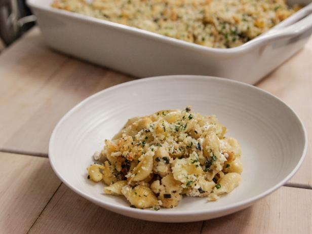 Crusty Baked Shells & Cauliflower image