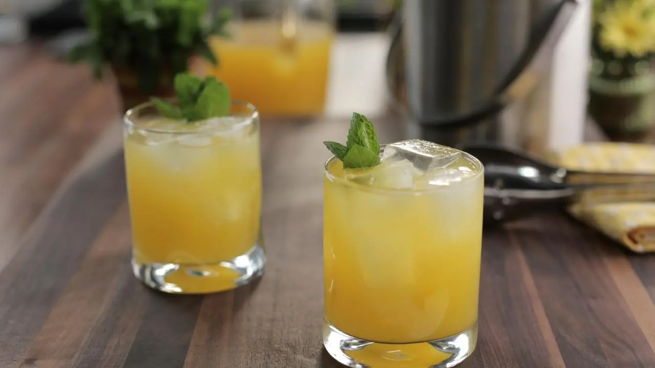 Totally '80s Fuzzy Navel
