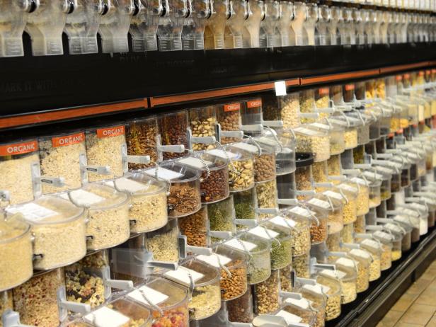 Should You Buy From Bulk Bins When Grocery Shopping for One?