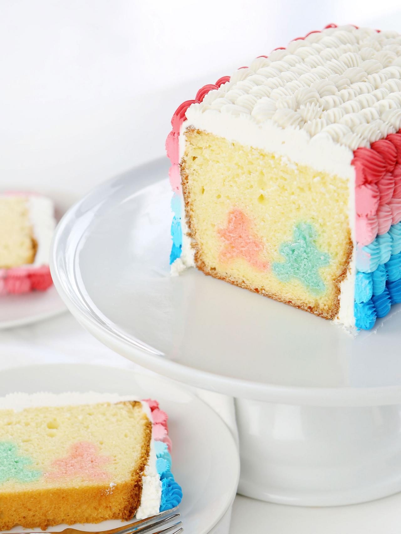 Ileana D'Cruz Shares Sneak Peek Of Her 'Preggy Perks', Reveals Gorging On  Cake To Satisfy Her Cravings
