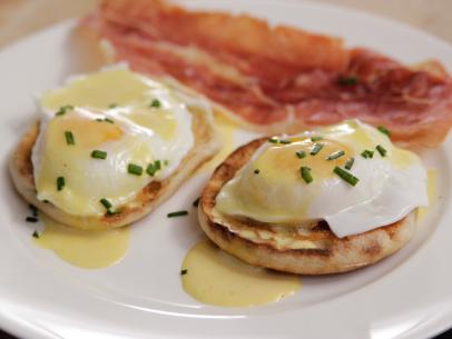 Eggs Benedict and Easy Hollandaise Sauce