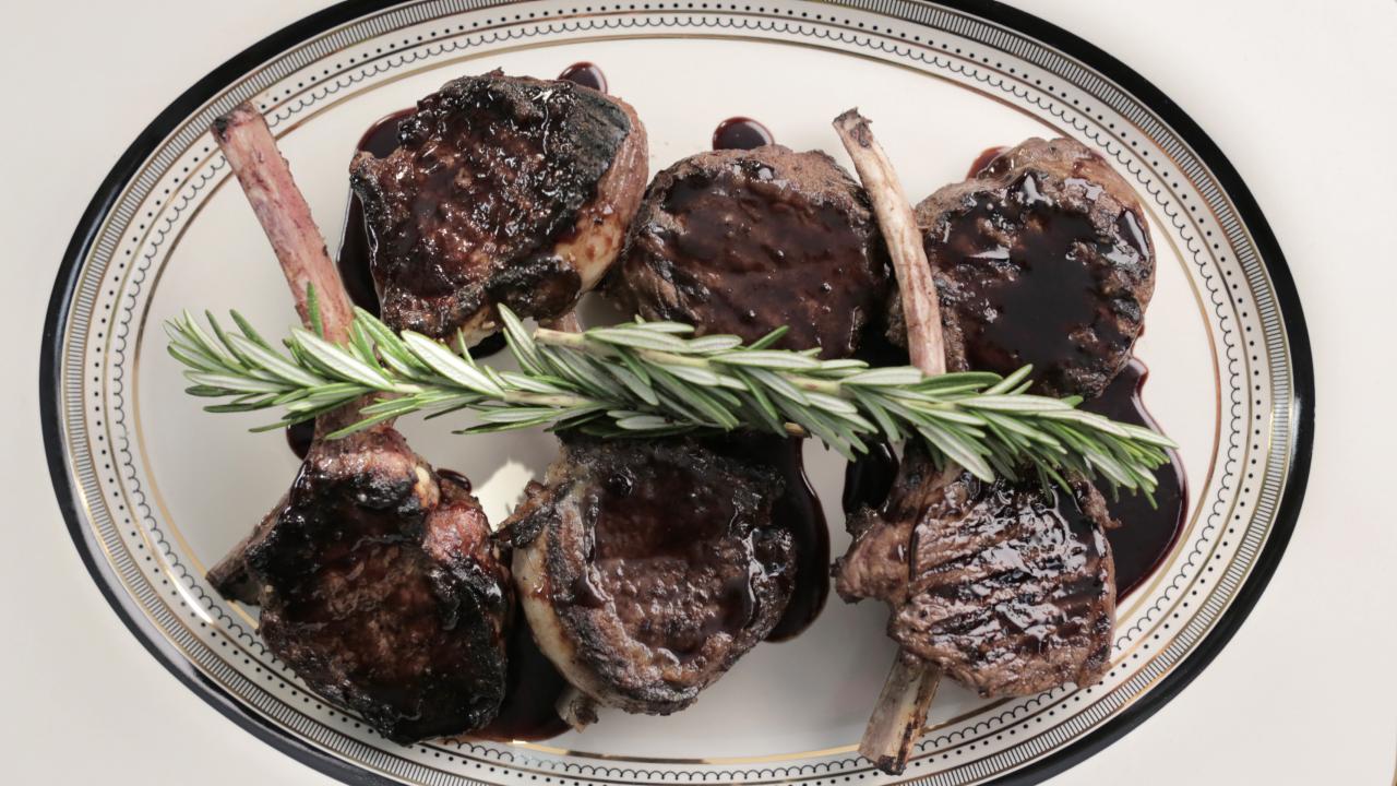 Lamb Chops with Garlic & Rosemary Recipe (Lamb Lollipops) - Kitchen Swagger