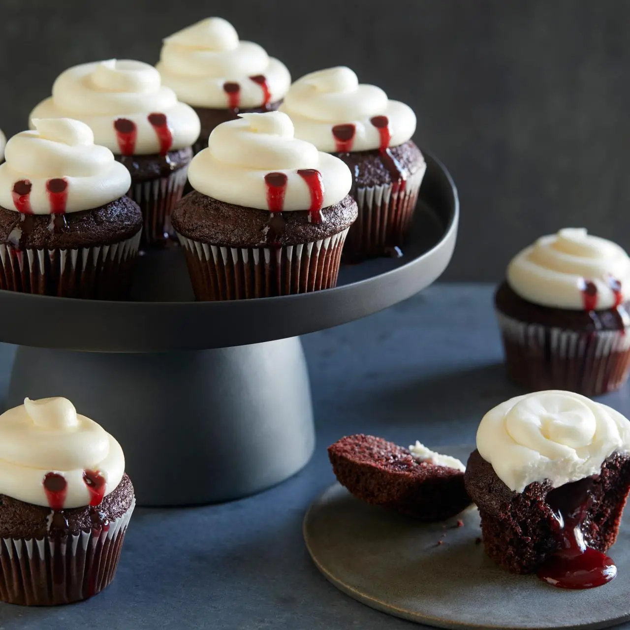 https://food.fnr.sndimg.com/content/dam/images/food/fullset/2017/7/24/0/FNK_Bloody-Red-Velvet-Vampire-Cupcakes-H_s4x3.jpg.rend.hgtvcom.1280.1280.suffix/1500905707922.webp