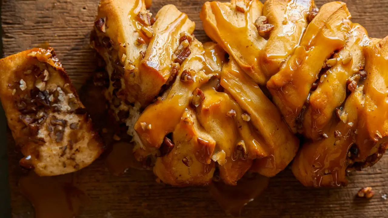 Sticky Pecan Pull-Apart Bread