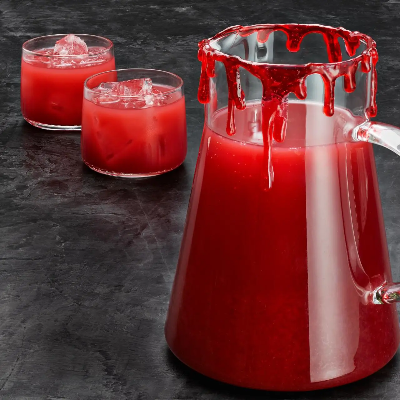 https://food.fnr.sndimg.com/content/dam/images/food/fullset/2017/8/28/0/FNM100117_Blood-Orange-Vampire-Punch_s4x3.jpg.rend.hgtvcom.1280.1280.suffix/1503950700174.webp