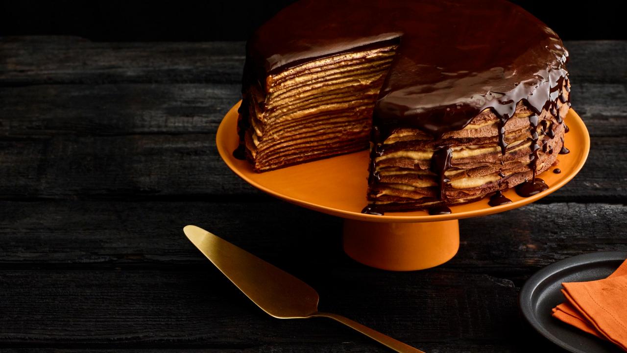 15 Minute Chocolate Crepe Cake ANYONE Can Make! - YouTube