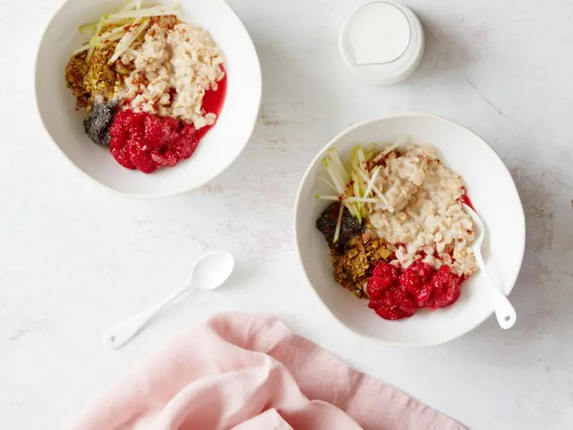 Milk, Barley Flakes, Light Brown Sugar, Raspberries, Granny Smith Apple, PIstachios, Chia Seeds, Cinnamon