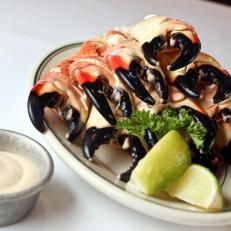 FN_south-florida-restaurant-guide-Joe's-stone-crab-claw_s4x3_H2