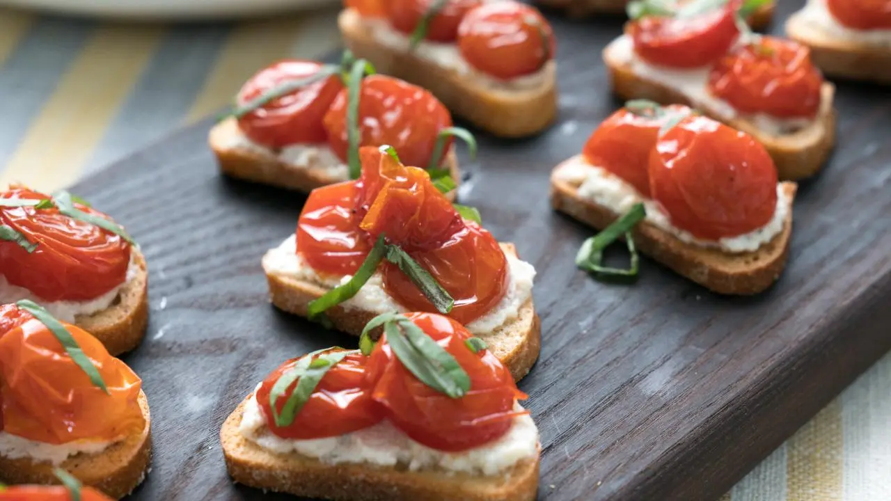 Roasted Tomato, Ricotta and Basil Crostini Recipe | Trisha Yearwood ...