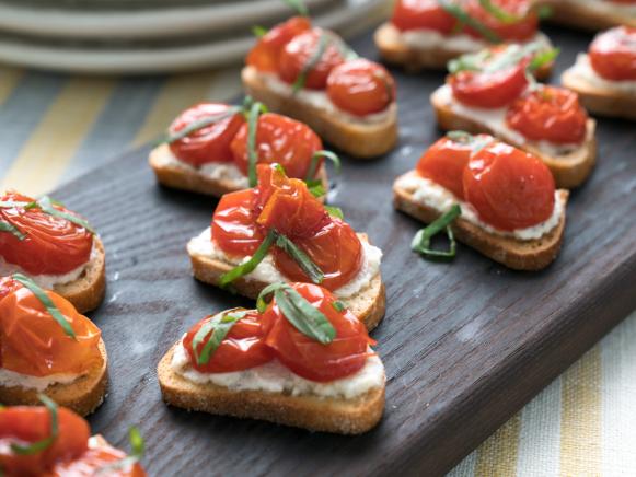 Roasted Tomato, Ricotta and Basil Crostini Recipe | Trisha Yearwood ...