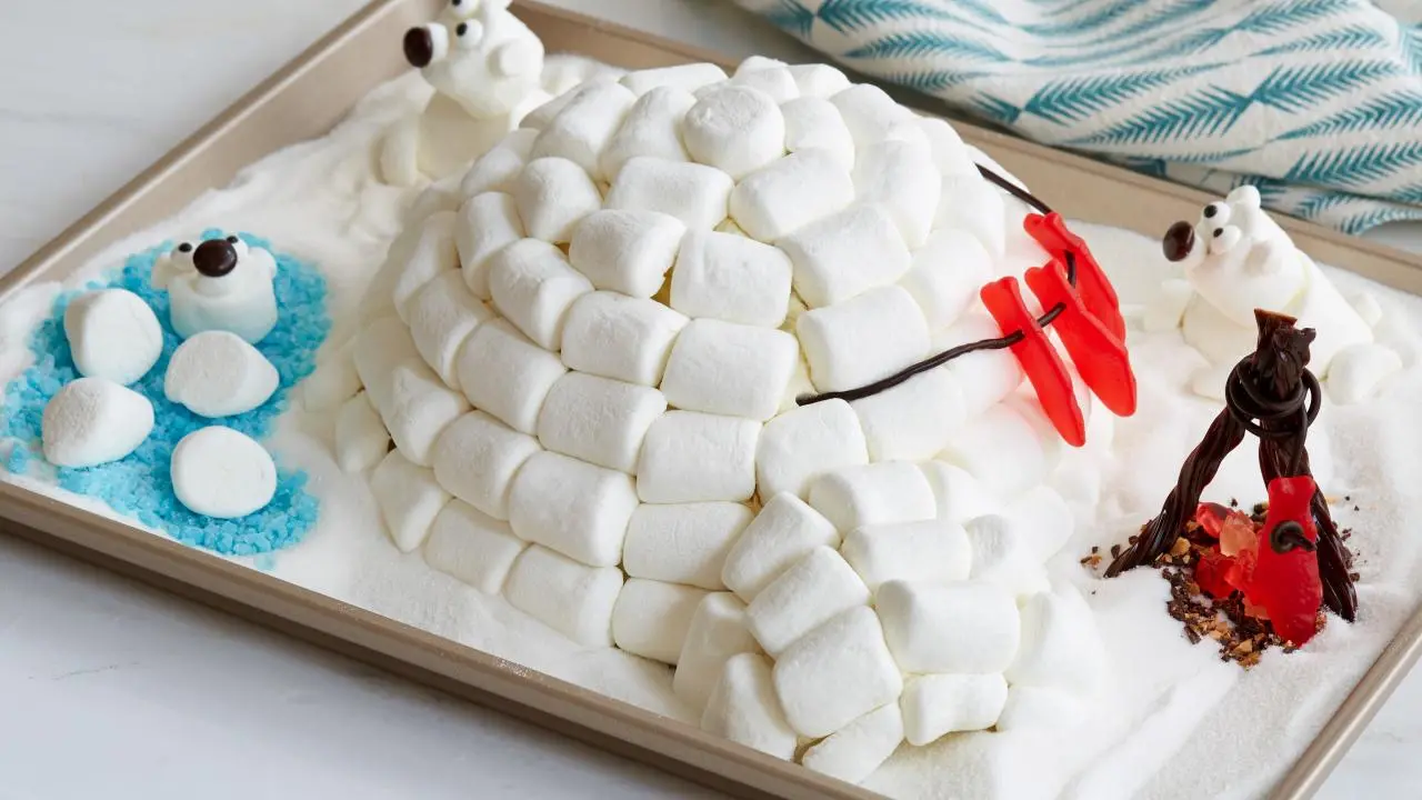 Igloo Cake with Polar Friends