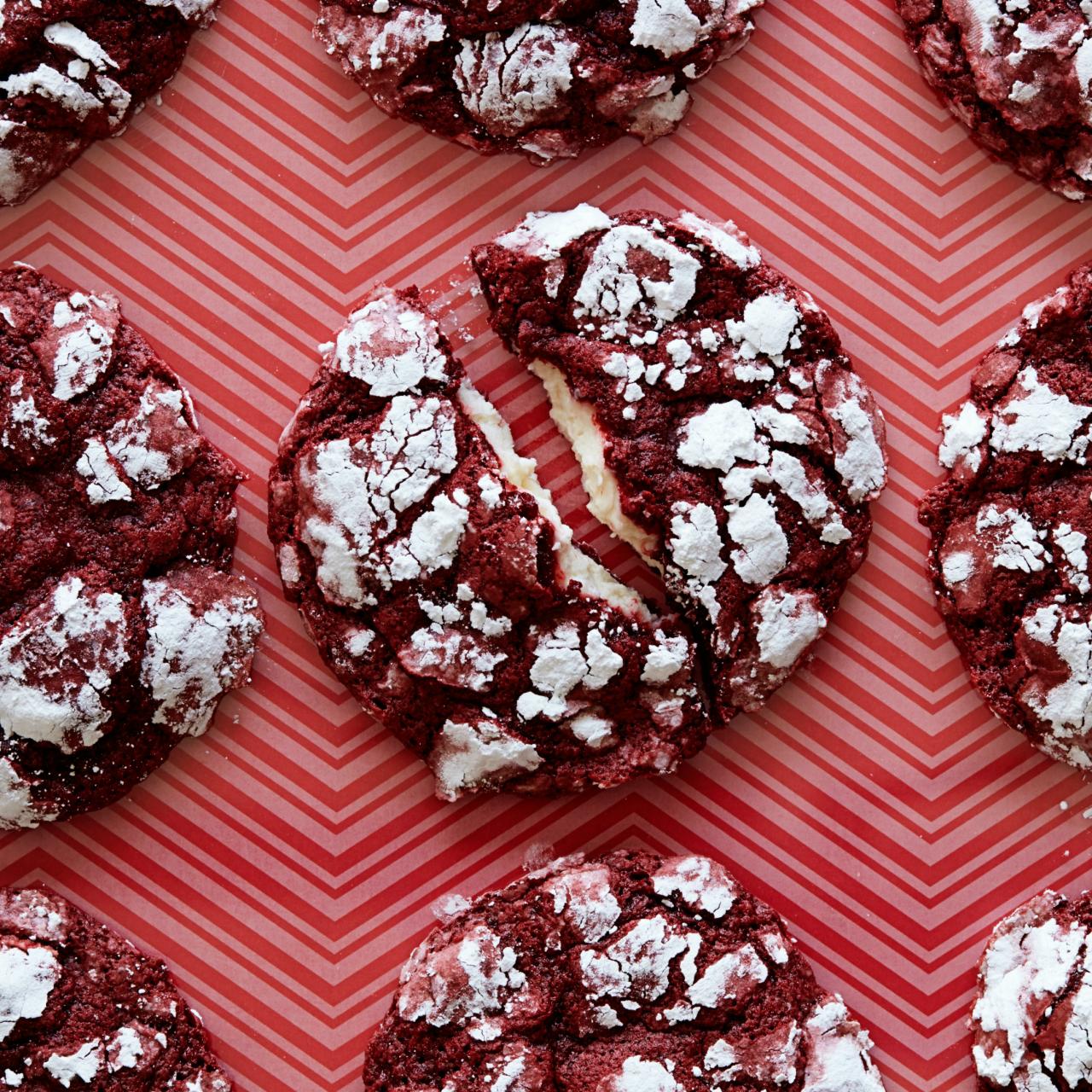 https://food.fnr.sndimg.com/content/dam/images/food/fullset/2017/9/17/0/FNK_CHEESECAKE-RED-VELVET-COOKIES-H_s4x3.jpg.rend.hgtvcom.1280.1280.suffix/1505668742885.jpeg