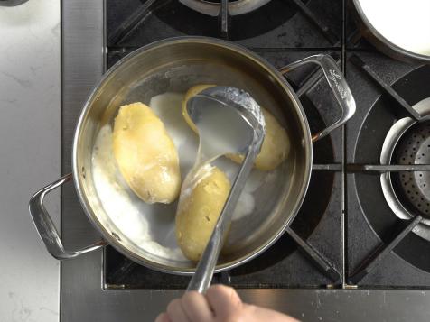 How to Make Mashed Potatoes Step by Step, Thanksgiving How-Tos :  Step-by-Step Turkey, Desserts & Side Dishes : Food Network