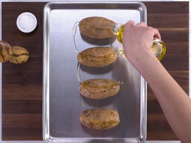 How to bake a potato