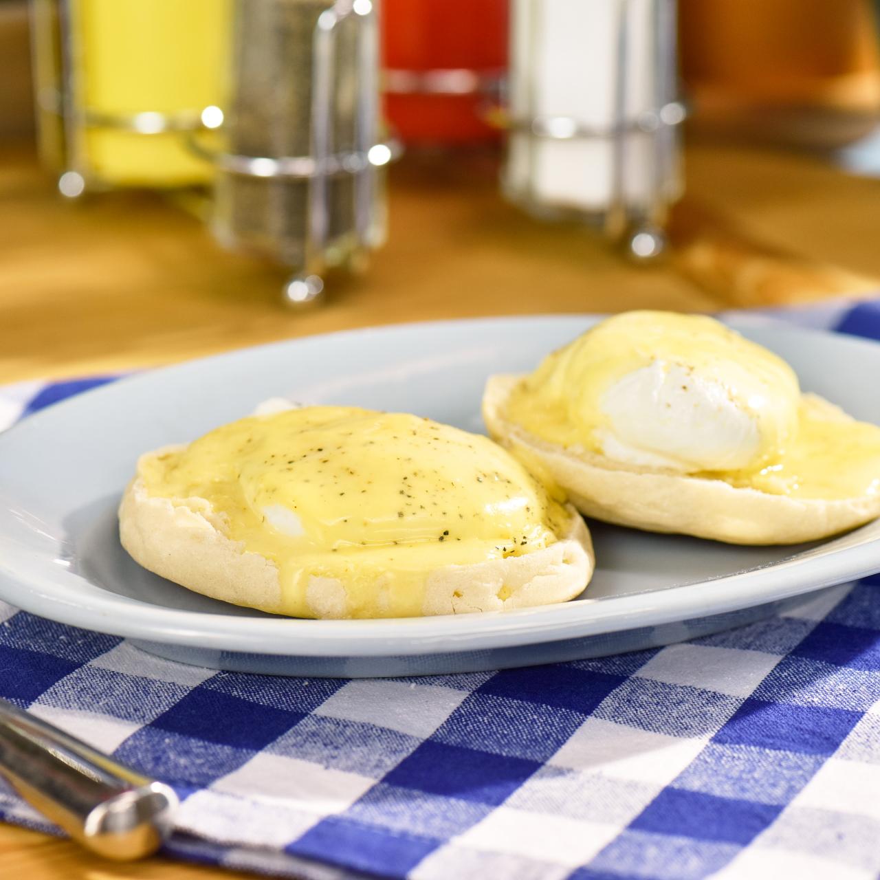 Sunny's 1-2-3 Hollandaise Sauce