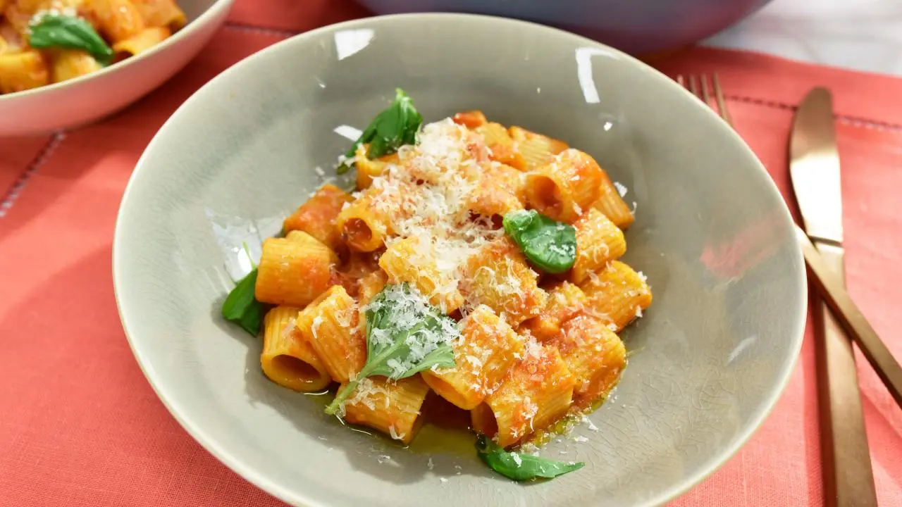 Pasta Pomodoro for Two Recipe | Geoffrey Zakarian | Food Network