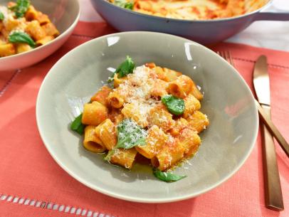 Geoffrey Zakarian makes Pasta Pomodoro for two, as seen on Food Network's The Kitchen
