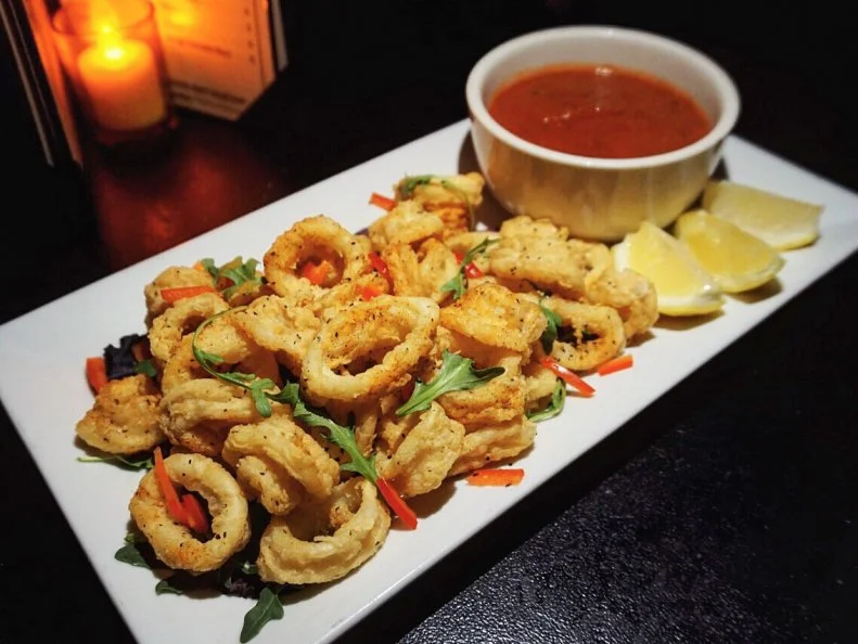 With its seaside locale and plentiful Italian-American communities, New Jersey’s state dish could well be fried calamari and marinara. The fried squid and tomato sauce duo grace menus from fine dining stalwarts to Jersey Shore beach shacks. At upscale Hoboken sports bar 1-Republik, the fan-favorite appetizer features lightly battered calamari seasoned with the chef’s proprietary herb-spice-flour blend; the zesty rings are perfect for dunking into the house made marinara, which gets its bright flavor from San Marzano tomatoes.