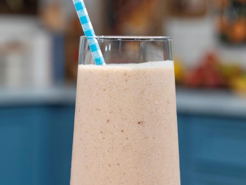 Jeff Mauro makes an Oatmeal Cookie Smoothie, as seen on Food Network's The Kitchen