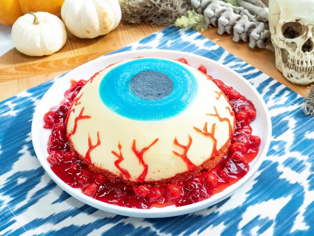 DIY Monster Eye Cake | The Cake Blog