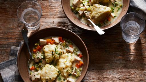 https://food.fnr.sndimg.com/content/dam/images/food/fullset/2018/10/22/0/FNK_INSTANT-POT-CHICKEN-DUMPLINGS-H-s4x3.jpg.rend.hgtvcom.511.288.suffix/1540214001226.jpeg