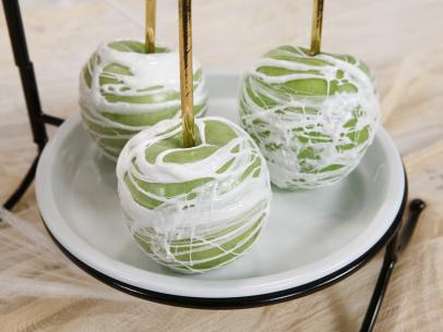 Marshmallow Candy Apples are displayed, as seen on Let's Eat, Season 1.