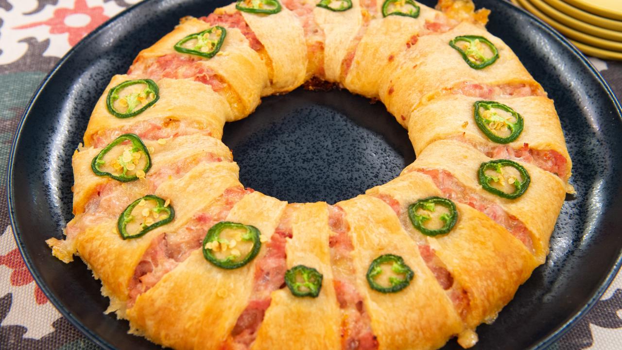 Hot Ham-and-Cheese Wreath