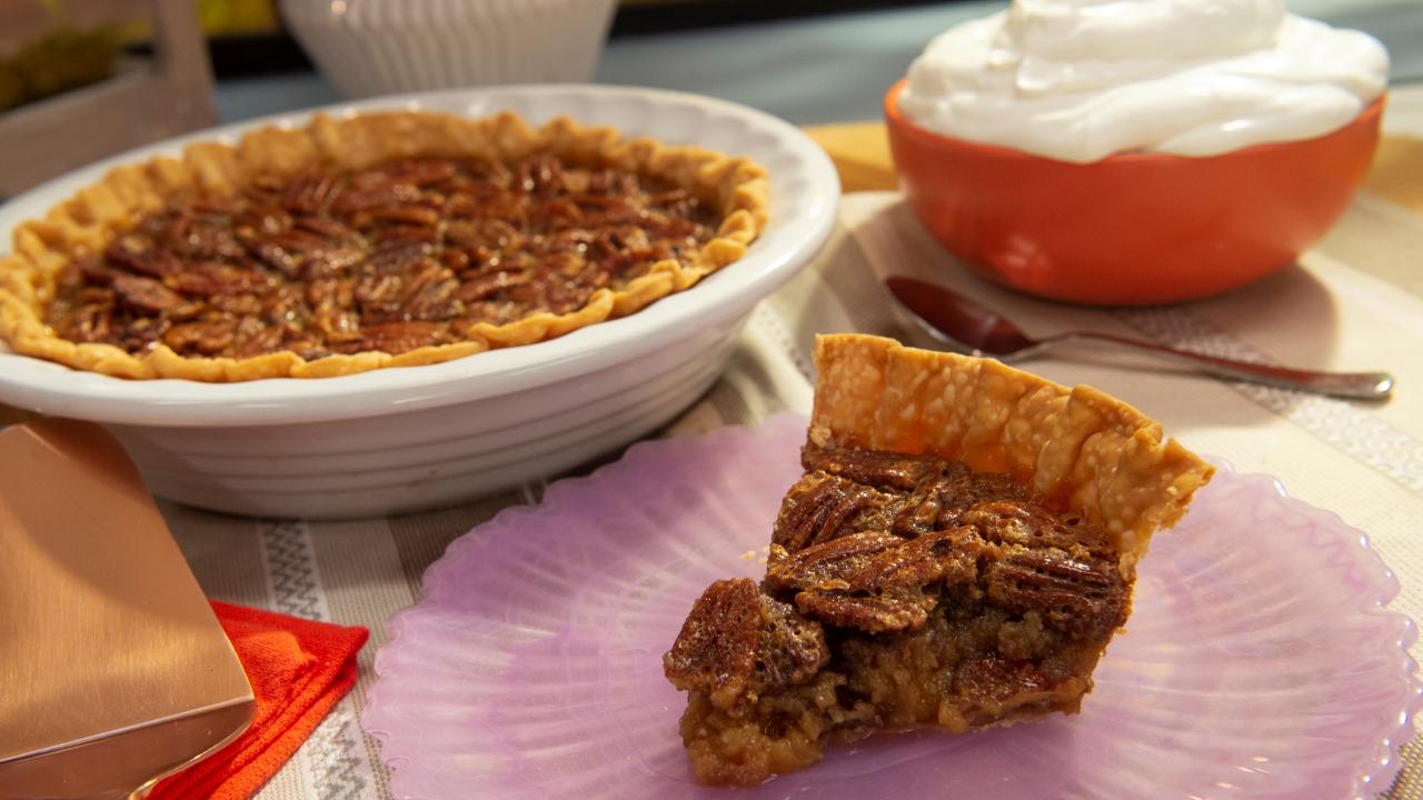 BEST Pecan Pie Recipe (+ video) with foolproof filling! Carlsbad