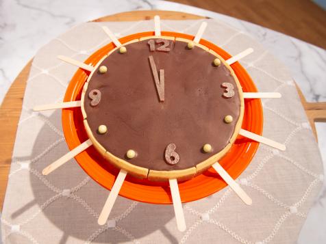 Easy DIY Frozen Cheesecake Clock