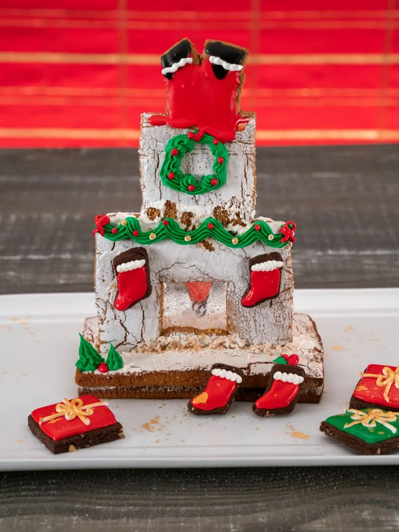 Contestant Rose Gebran's dish Lebanese Gingerbread with Carob Molasses during the second round, The Display Challenge, "Christmas Cookie Mantel", as seen on Christmas Cookie Challenge, Season 2.