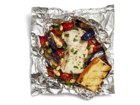 Foil-Packet Seafood with Beans and Kale