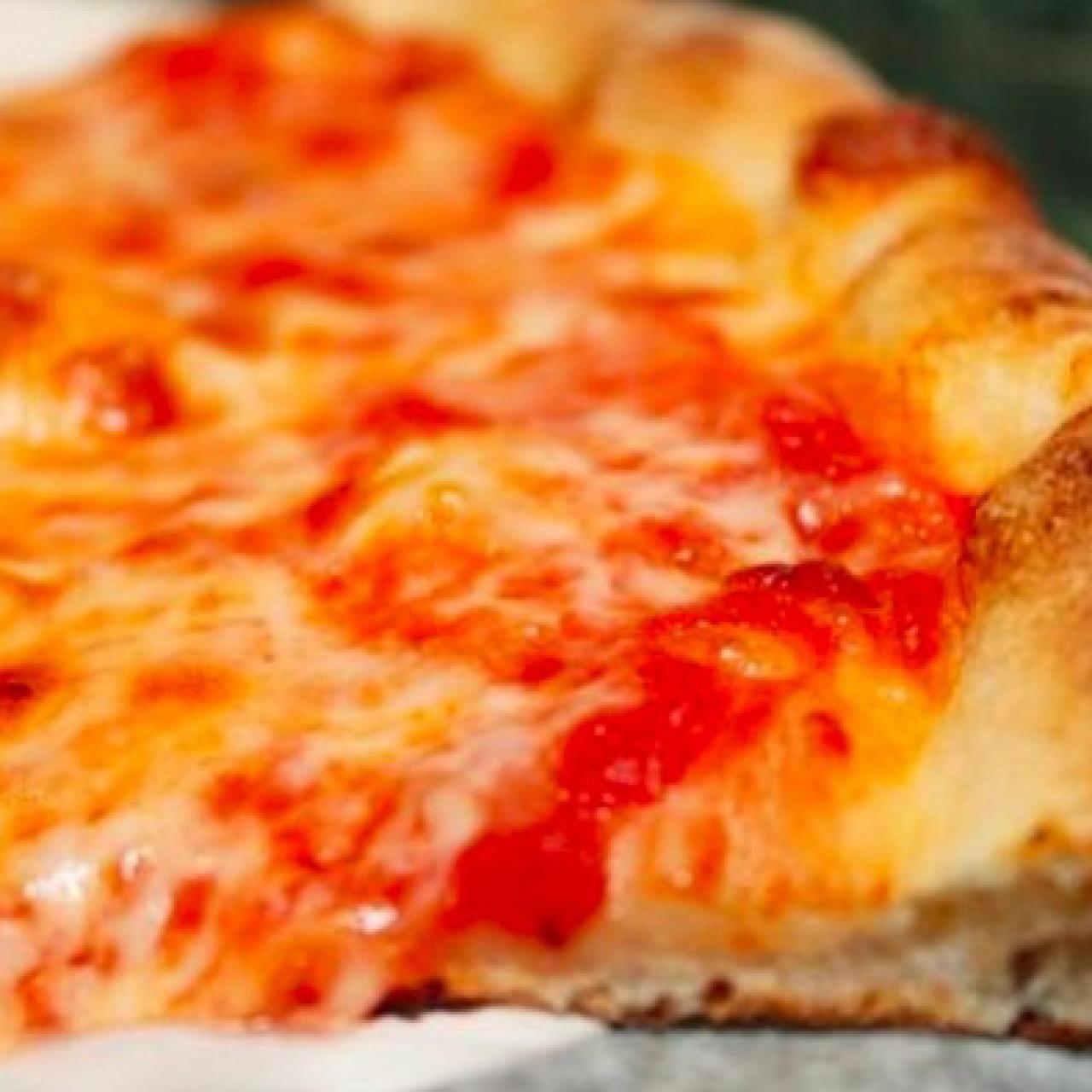 New York Style Pizza': The city's best accessory featuring the