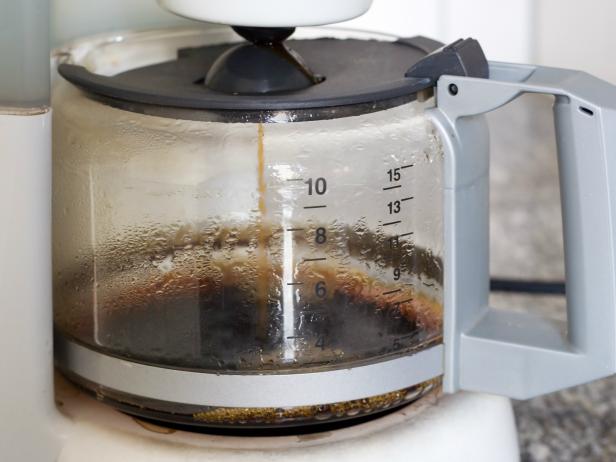 How to Clean a Classic Coffee Pot