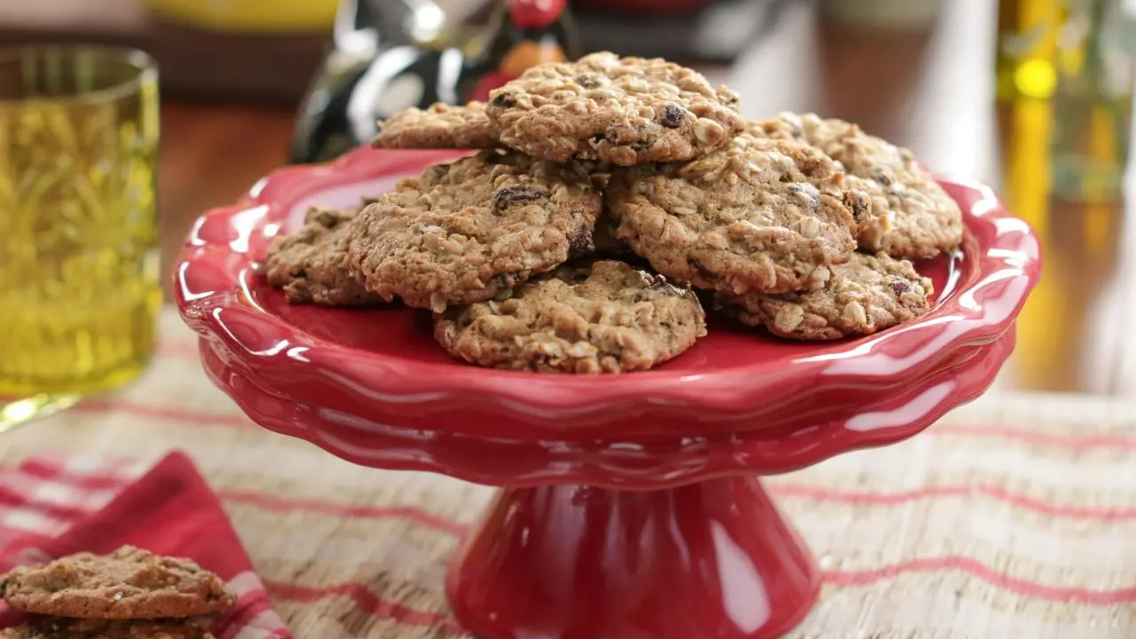 Chewy Schmaltz Oatmeal Raisin Cookies