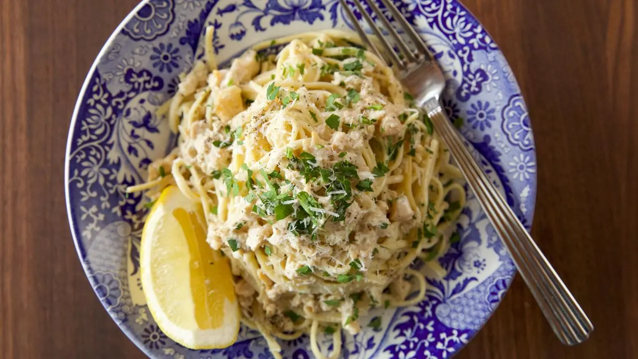 Ree's Linguine With Clam Sauce