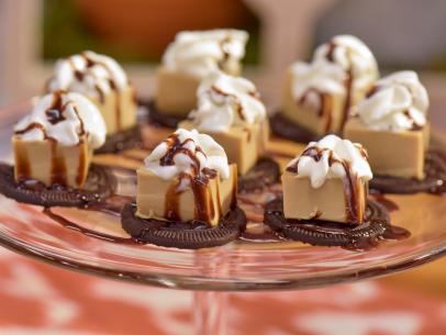 Katie Lee makes a Mudslide Jelly Shot Casserole, as seen on Food Network's The Kitchen