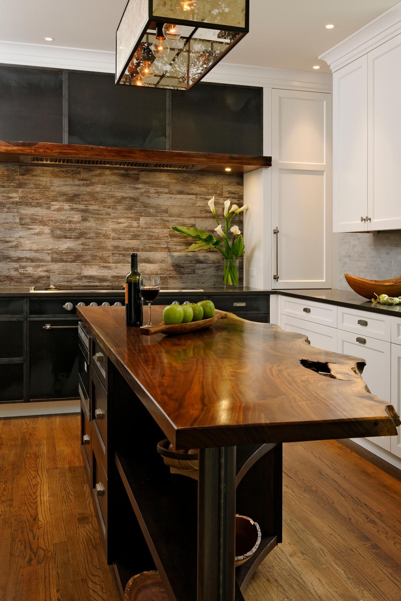 https://food.fnr.sndimg.com/content/dam/images/food/fullset/2018/2/23/1/HGTV_Lauren-Levant-Bland_Modern-Rustic-Kitchen-island.jpg.rend.hgtvcom.1280.1920.suffix/1519420110285.jpeg