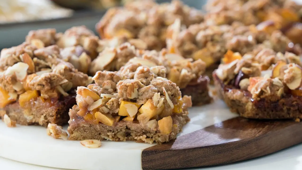 Fruity Crumble Bars