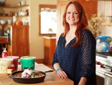 Host Ree Drummond with her Skillet Cookie Sundae