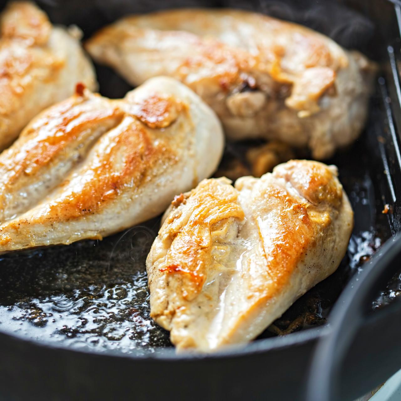 https://food.fnr.sndimg.com/content/dam/images/food/fullset/2018/2/8/0/FN-Chicken-Mistakes-istock-lead_s4x3.jpg.rend.hgtvcom.1280.1280.suffix/1518125727403.jpeg