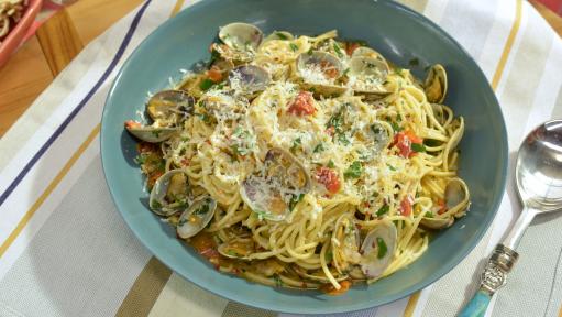 Spaghetti Vongole Recipe | Food Network