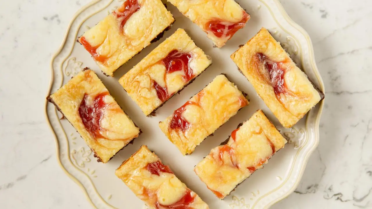 Ree's Cheesecake Brownies