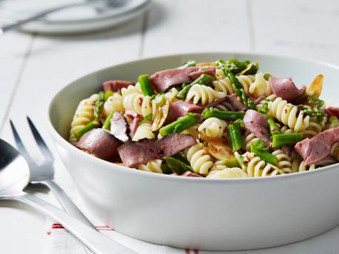 Roast Beef and Asparagus Pasta Salad with Garlic Oil