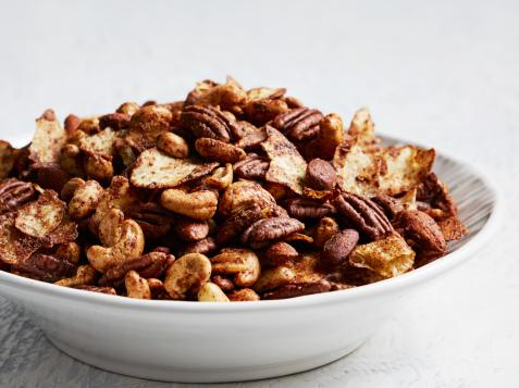 Mixed Chipotle Nuts with Chips