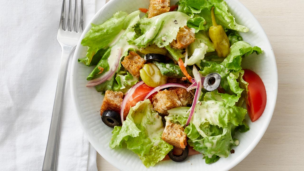 How to Make Copycat Olive Garden Salad Dressing 