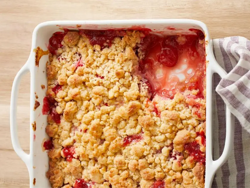 Bobby Flay's Strawberry-Rhubarb Crumble