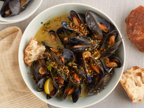 Almond and White Wine Mussels