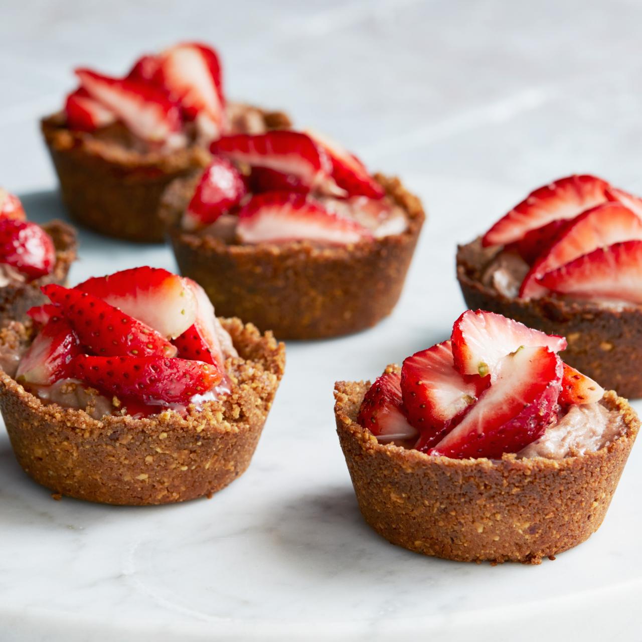 Mini Chocolate Covered Strawberry Cheesecakes - Confessions of a