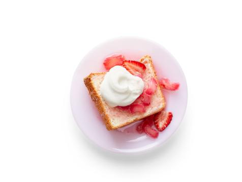 Angel Food Cake with Strawberry-Rhubarb Sauce