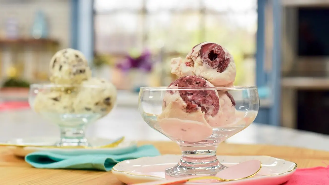 No-Churn Cherries 'n' Creme Ice Cream